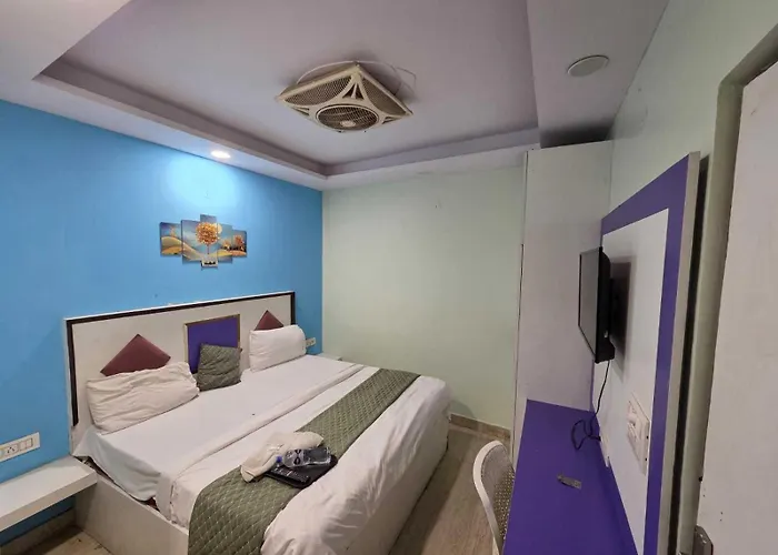 Hotel O Nangloi Railway Station Formerly Chahal Guest House
