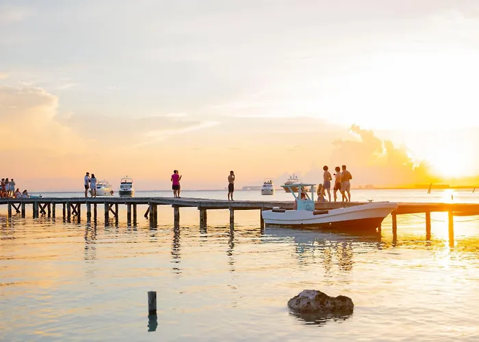 Mayan Monkey Isla Mujeres - Social Hotel (Adults Only)