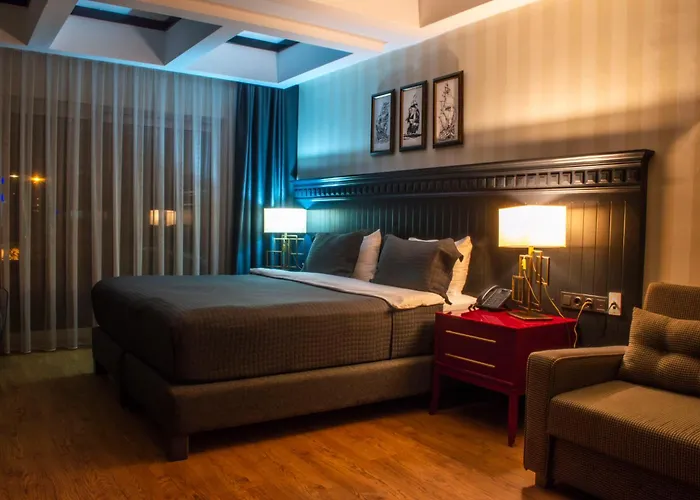 Hotel Marina Bay Goecek