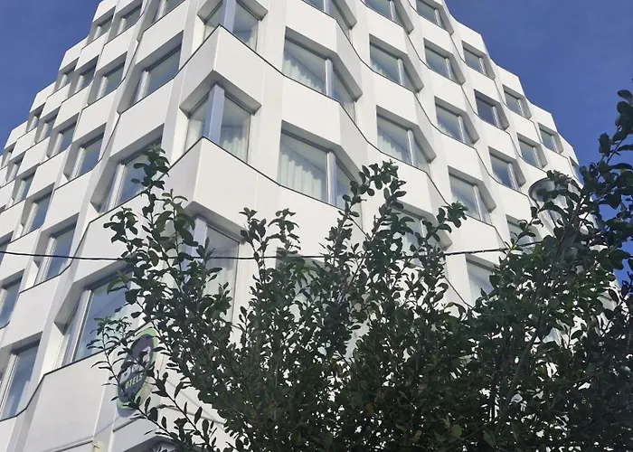 B&B Hotel Massy Gare Tgv