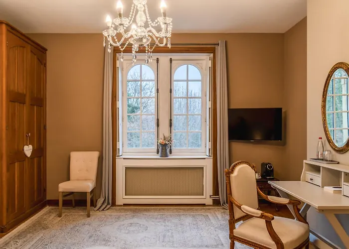 Hotel O Chateau