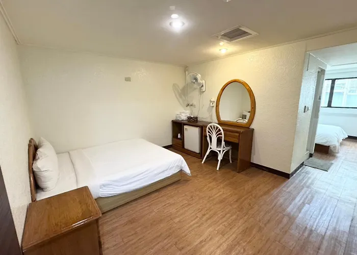Tzu Chi Hotel