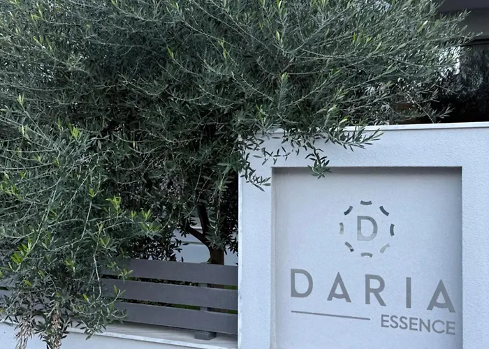 Daria Essence