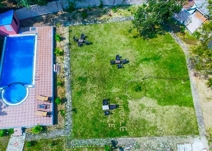 Jungle Palace Resort