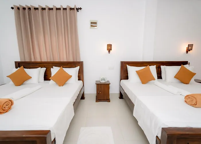 Scenery River Star Hotel