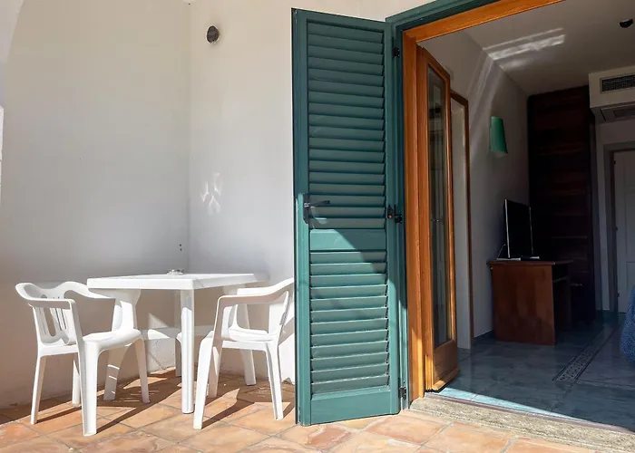 Hotel Lo Smeraldo - Oasi degli Olivi Ventotene