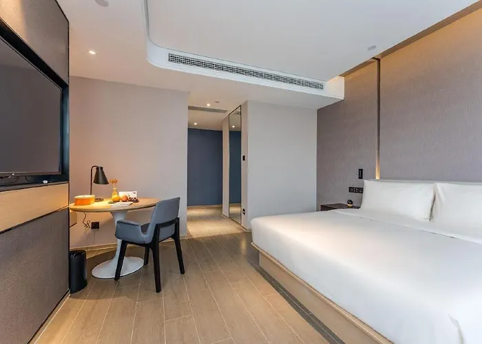 Atour Hotel Huzhou City Government
