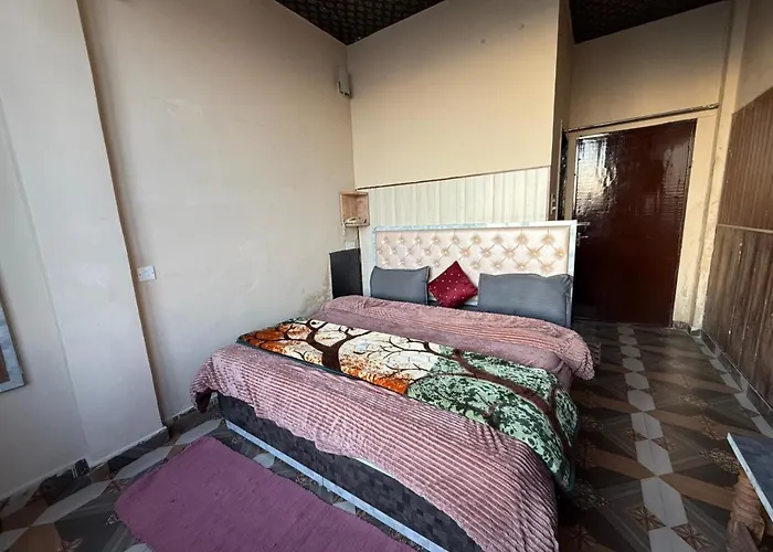 Hotel Sunrise Inn & Restaurant, Kanatal