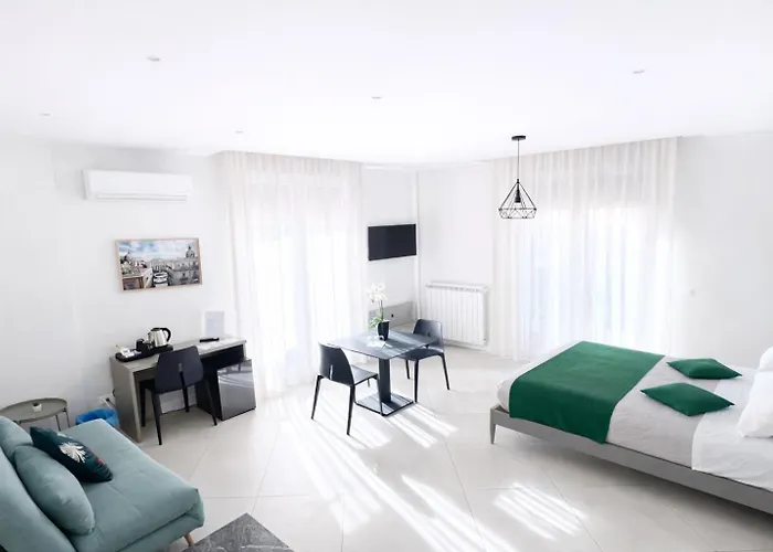 Maqueda Suites