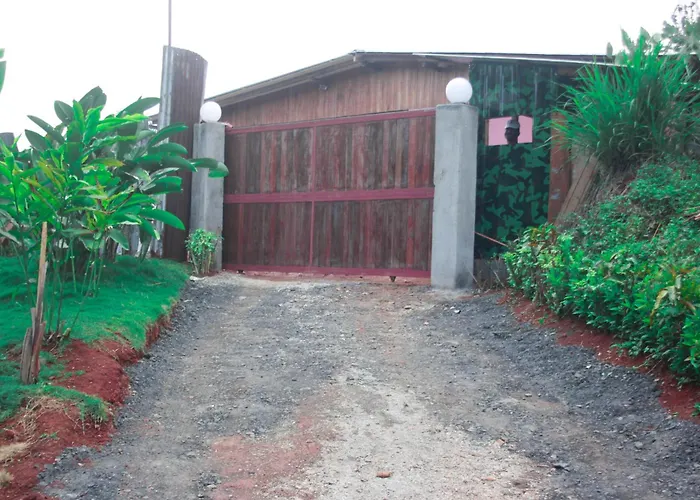 Casa Cantagalo - Guest House & Bar Restaurant
