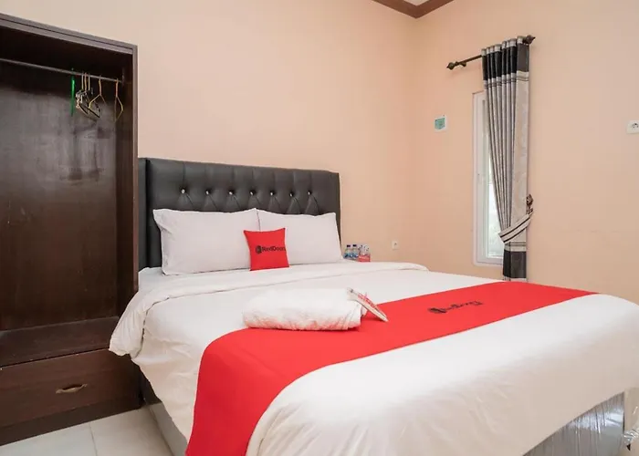 Reddoorz Syariah Near Lippo Plaza Sidoarjo
