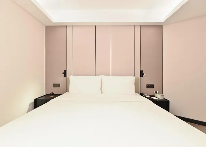 Atour Hotel Dalian Zhongshan Square