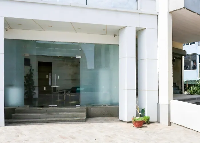 Super Townhouse Eden Garden Zirakpur