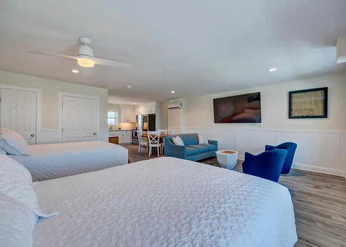 3002 Queen Suite, 3Rd Floor Surfside