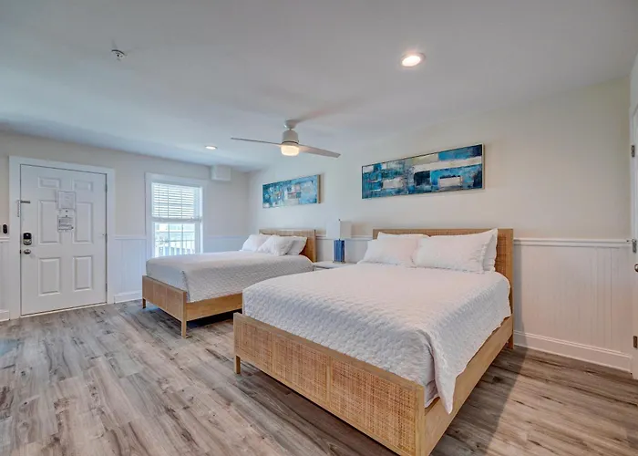 3002 Queen Suite, 3Rd Floor Surfside