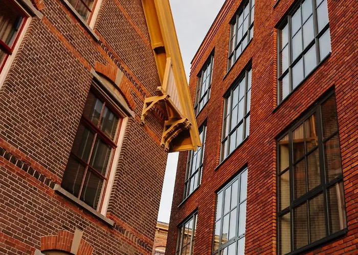 Metzlr House