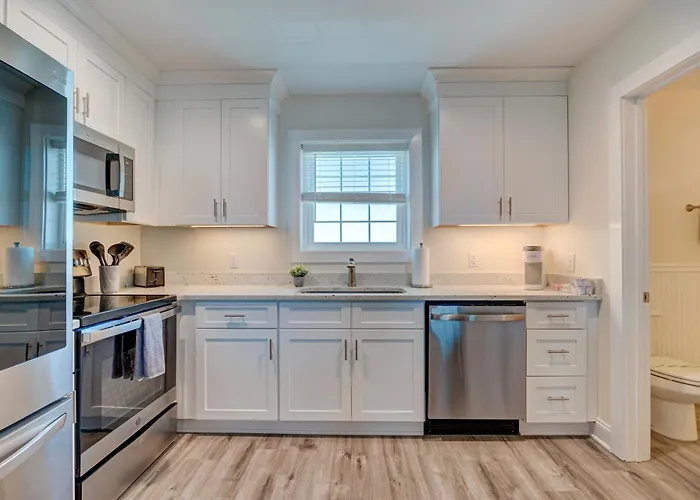 3006 Queen Suite, 3Rd Floor Cove