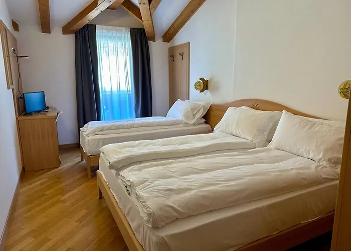 Hc Hotel Garni - Rooms And Apartments