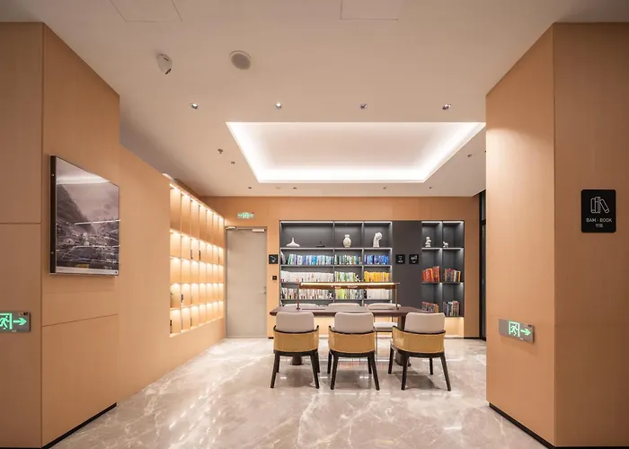 Atour Hotel Dalian Xinghai Square Zhongshan Road