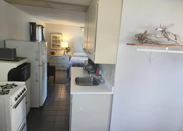 Lakeside Village Park Motel