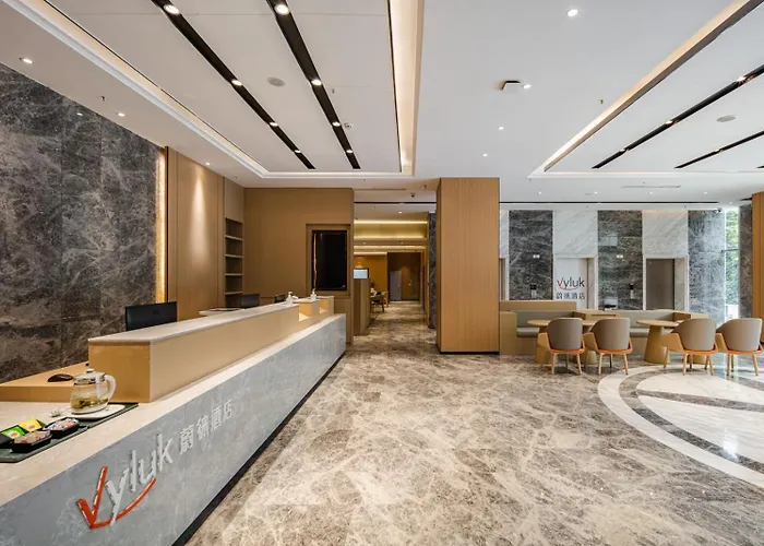 Weilai Hotel Dujiangyan Medical Center Lidui Park Station Branch