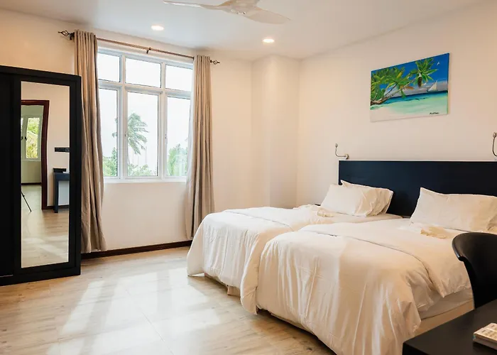 Handhu Runbaa Inn - Dhangethi