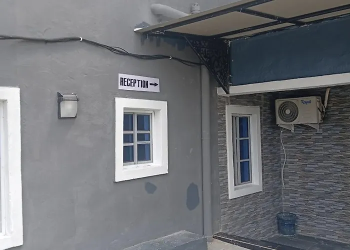 Edilom Hotel And Suites
