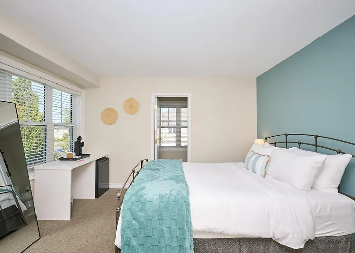 Nine Vines Hotel