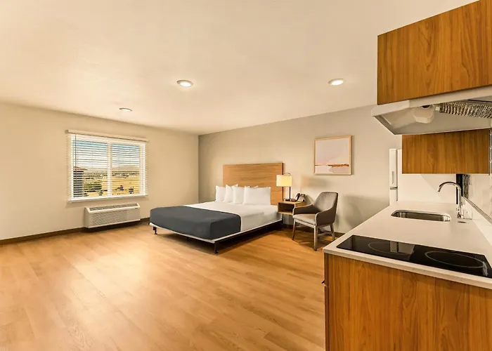 Livaway Suites Seattle- Renton
