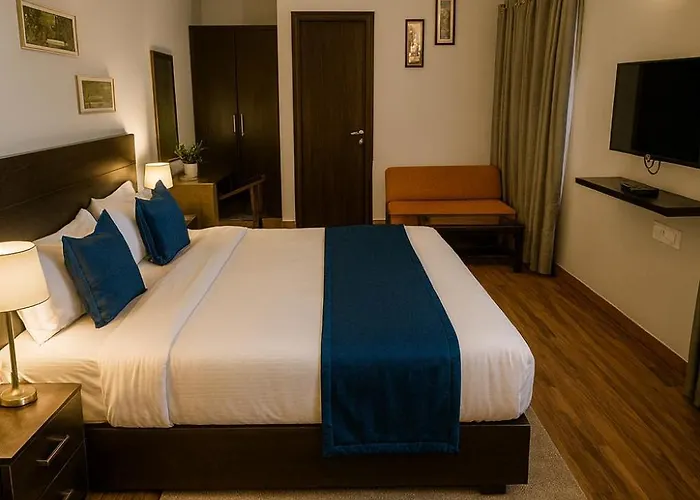 Pearl Grand Boutique Cottage In Omaxe Anandam Vrindavan - #Premium Ac Rooms With Balcony #Big Parking #Lift #Garden #Peaceful Area #Near Prem Mandir #Property Of The Year #Most Awarded