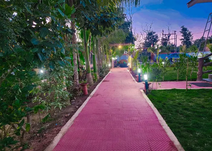 Kanha Hotels And Resorts