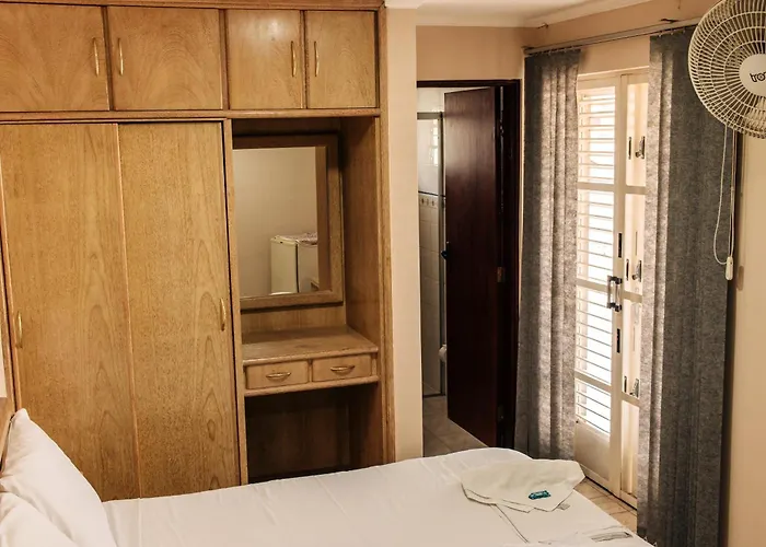 Niv'S Hotel