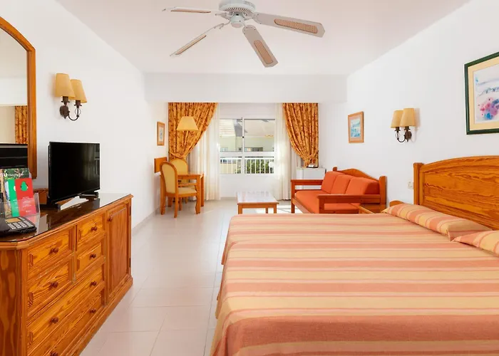 Hotel Riu Oliva Beach Resort