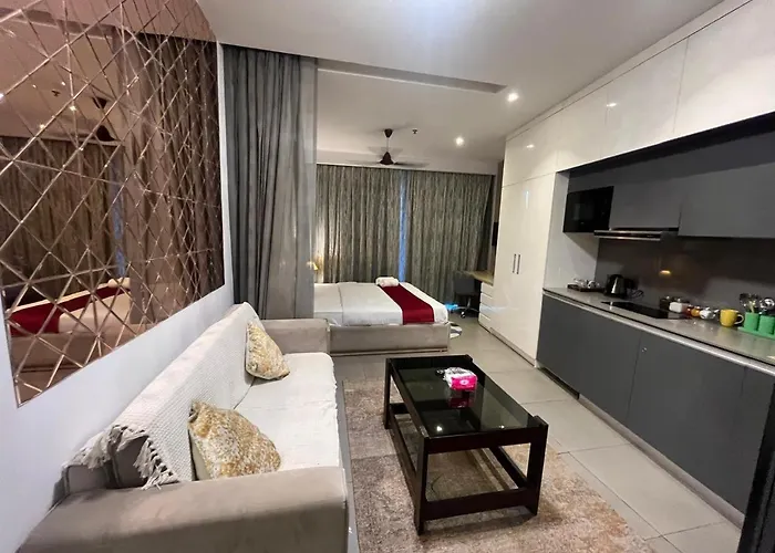 Hotel Nova Suites - Luxurious Stay In Noida