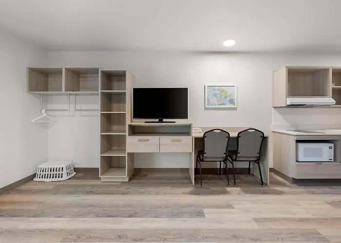 Woodspring Suites Medford Near I-5