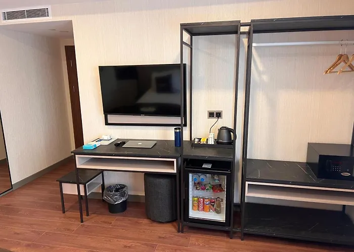 Gnc Airport Hotel