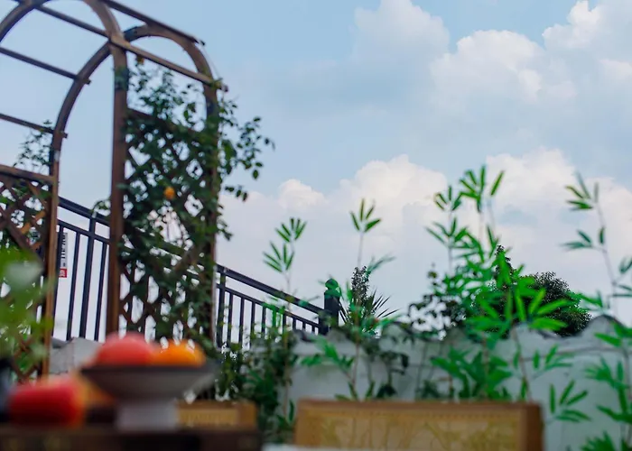 Dujiangyan Whispering Wind Hot Spring Resort Homestay