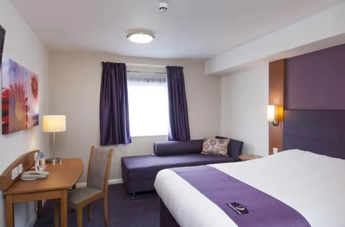 Premier Inn Wolverhampton - North