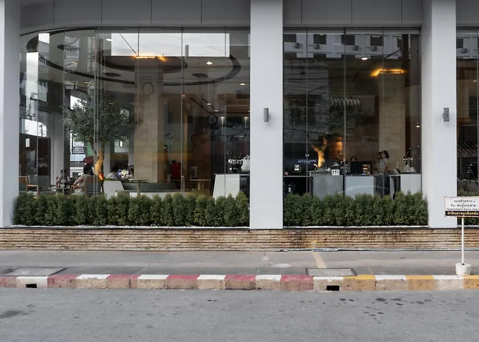 Golden Crown Grand Hotel