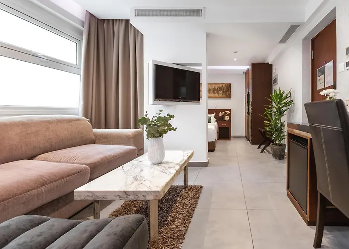 Achilleos City Hotel