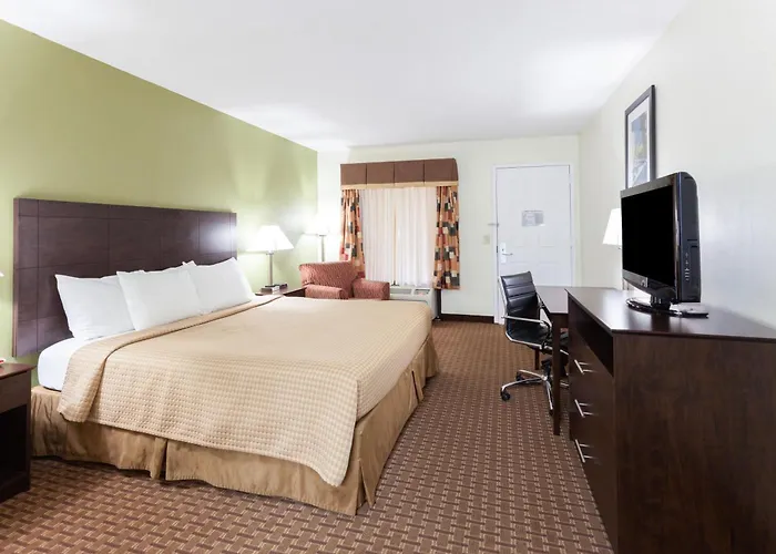 Super 8 By Wyndham Decatur/Dntn/Atlanta Area Hotel