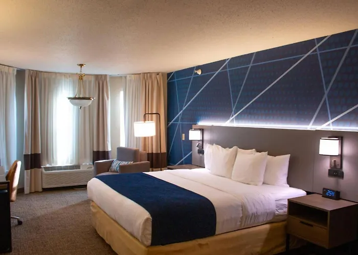 Comfort Inn & Suites Geneva- West Chicago