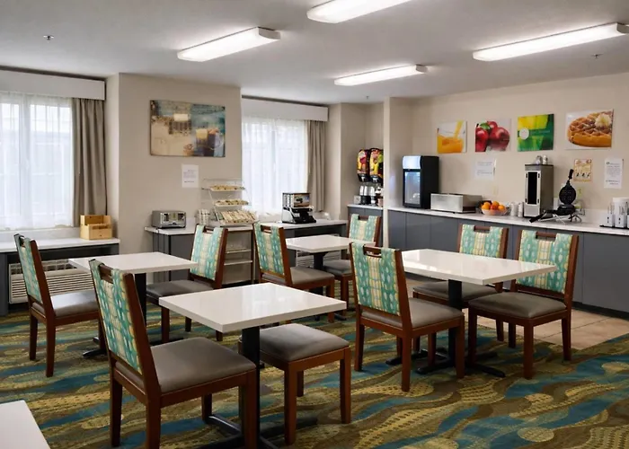 Econo Lodge Inn & Suites Santa Rosa South
