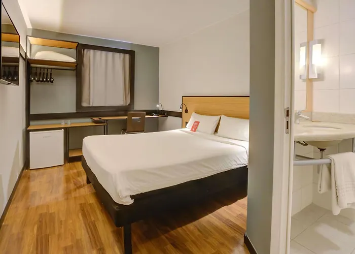 Ibis Vitoria Praia De Camburi