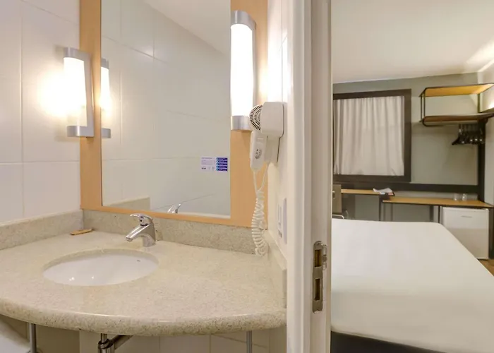 Ibis Vitoria Praia De Camburi