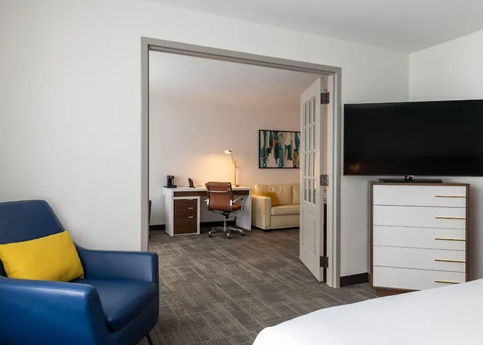 Comfort Inn & Suites Near Burke Mountain