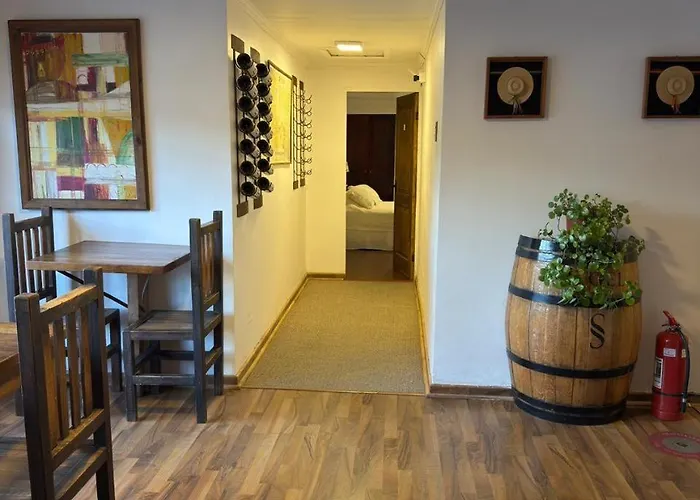 Tierra y Vino a pasos Museo y Casino