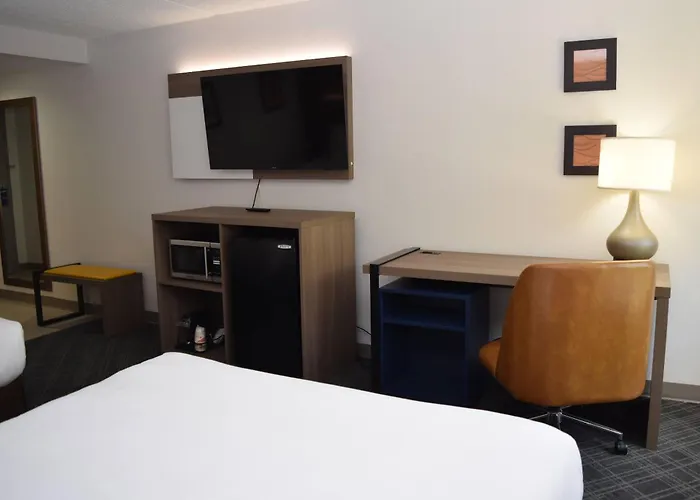 Comfort Inn & Suites Syracuse-Carrier Circle