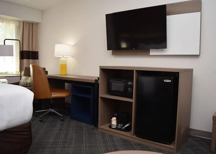Comfort Inn & Suites Syracuse-Carrier Circle