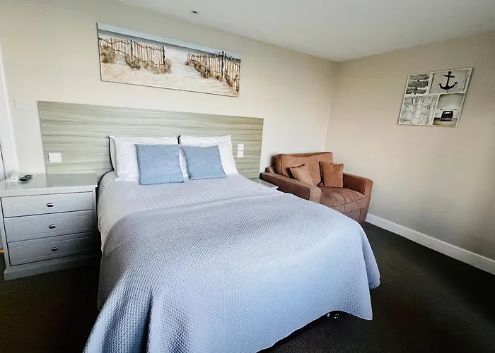 Cullen Bay Hotel